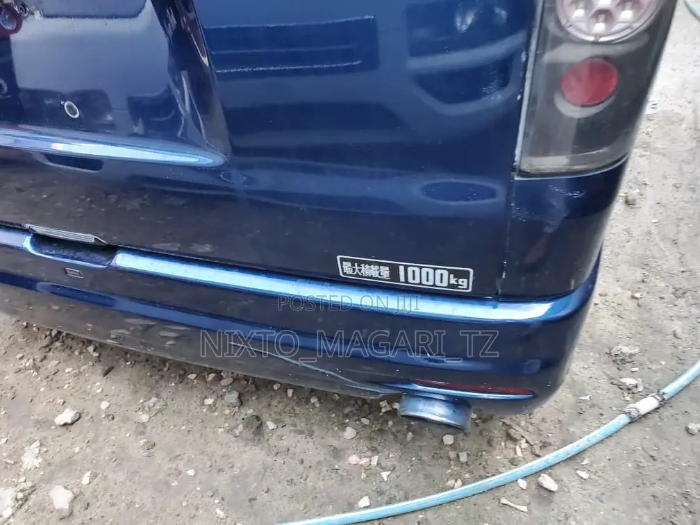 Toyota Quantum 2012 Blue