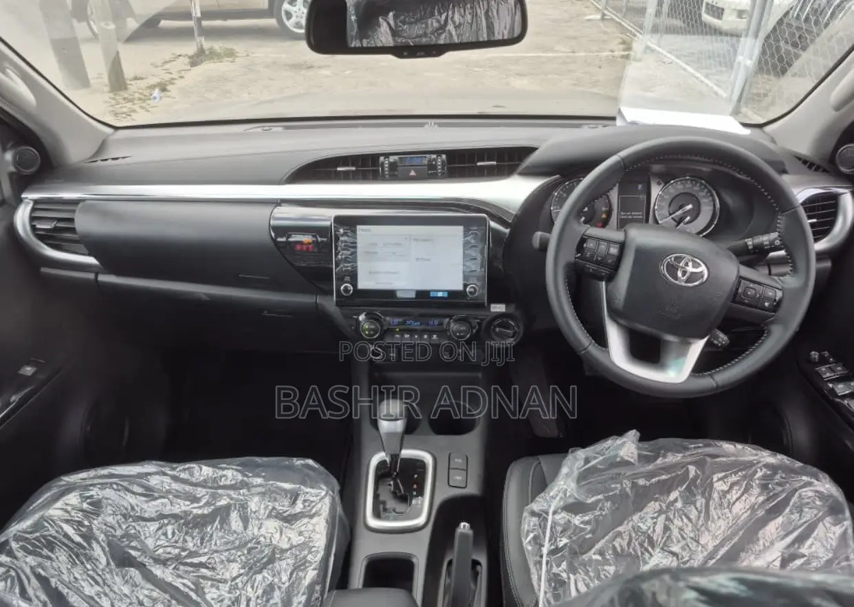 New Toyota Hilux Black Edition 2026 Black