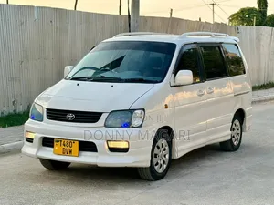 Toyota Noah 2001 White