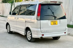 Toyota Noah 2001 White