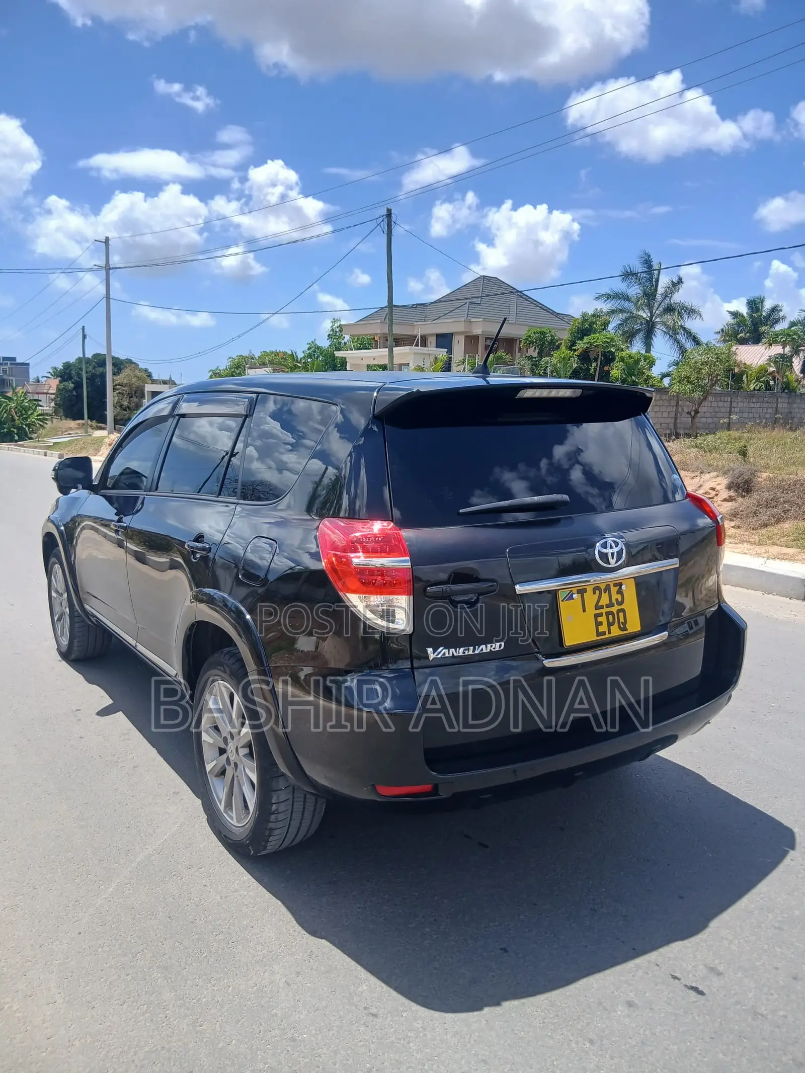 Toyota Vanguard 2013 Black
