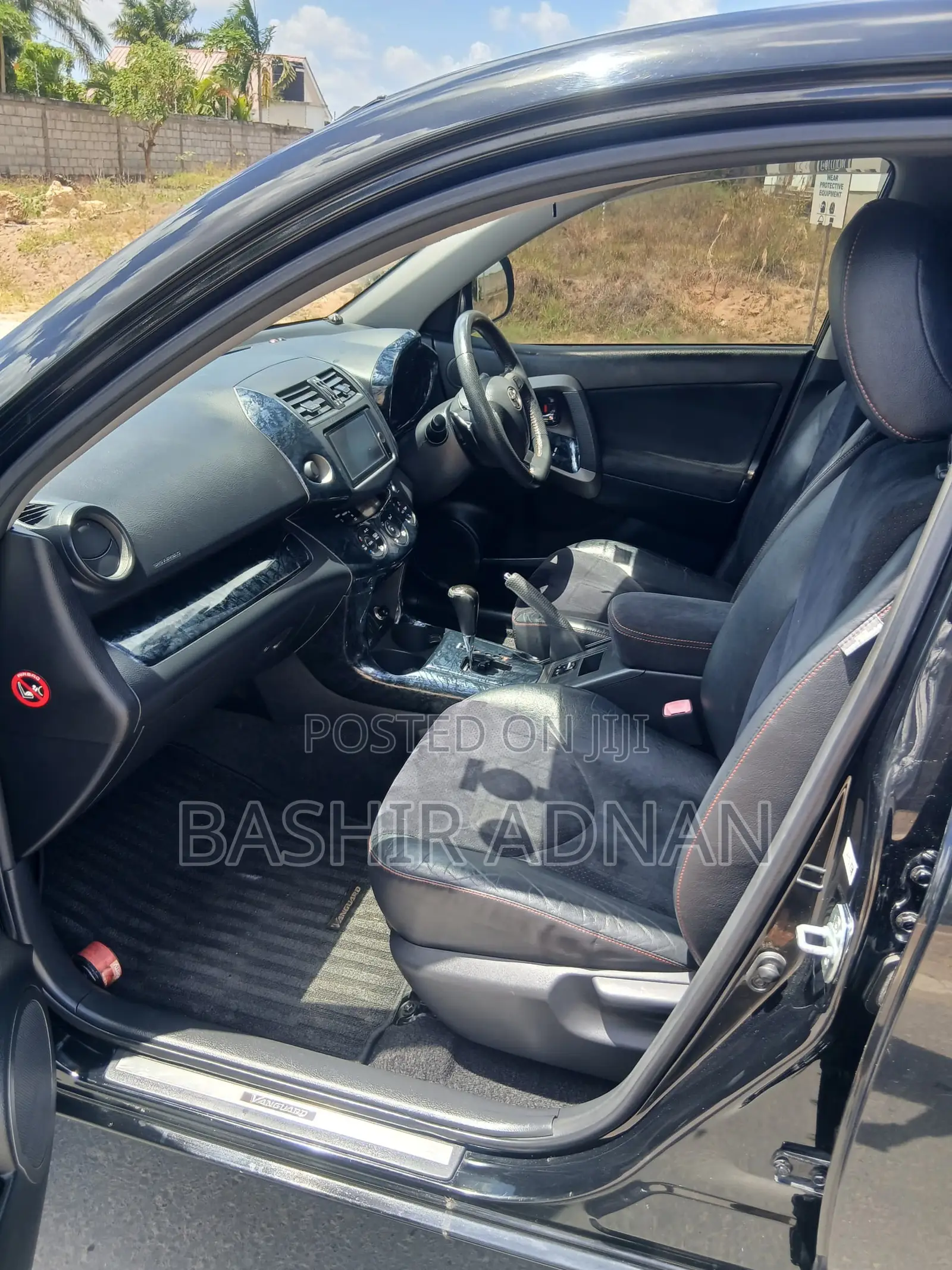 Toyota Vanguard 2013 Black