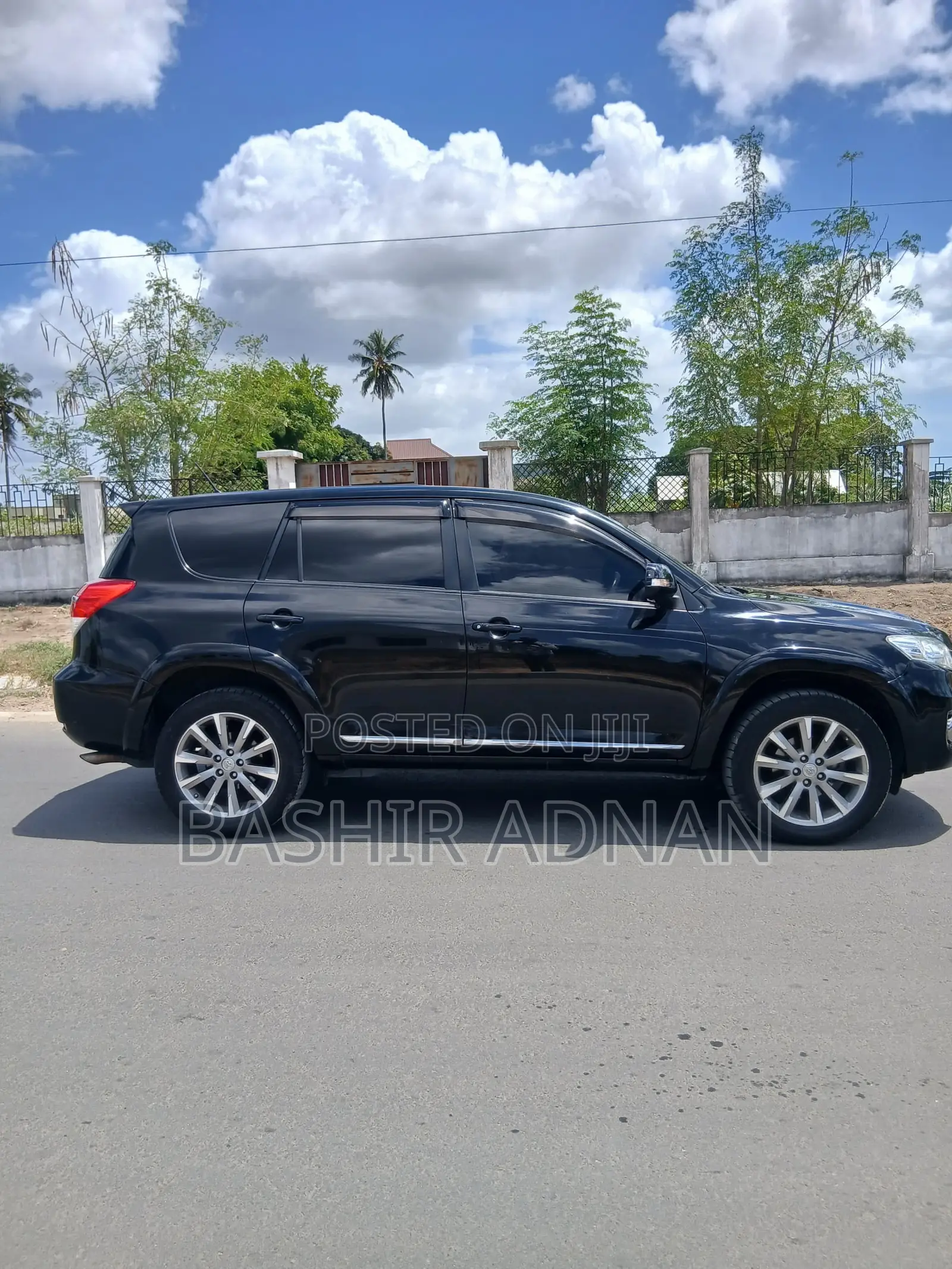 Toyota Vanguard 2013 Black