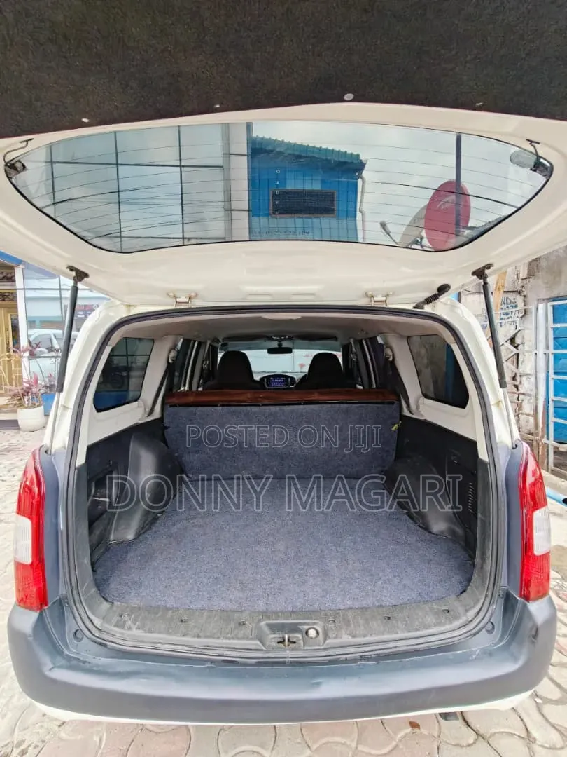 Toyota Probox 2004 White