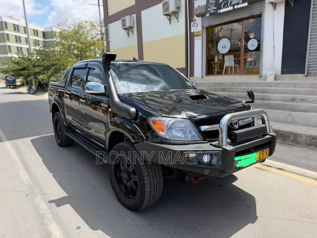 Toyota Hilux 2006 Black