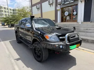 Toyota Hilux 2006 Black