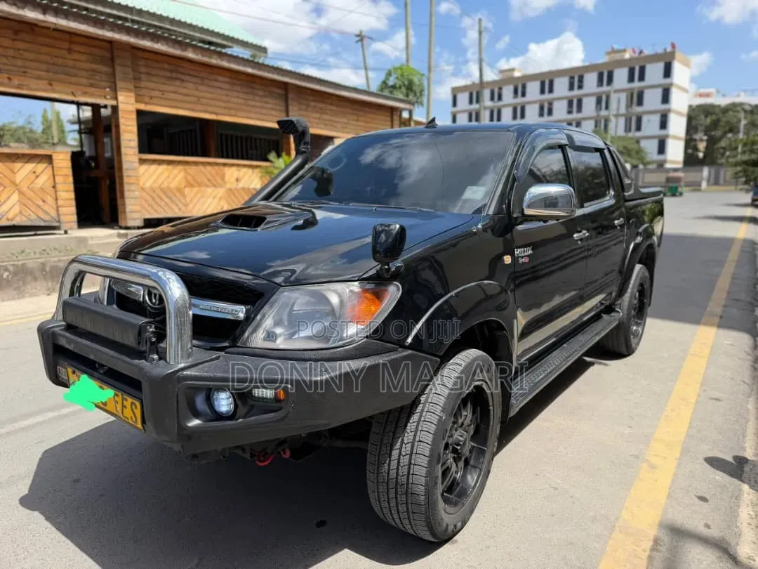 Toyota Hilux 2006 Black