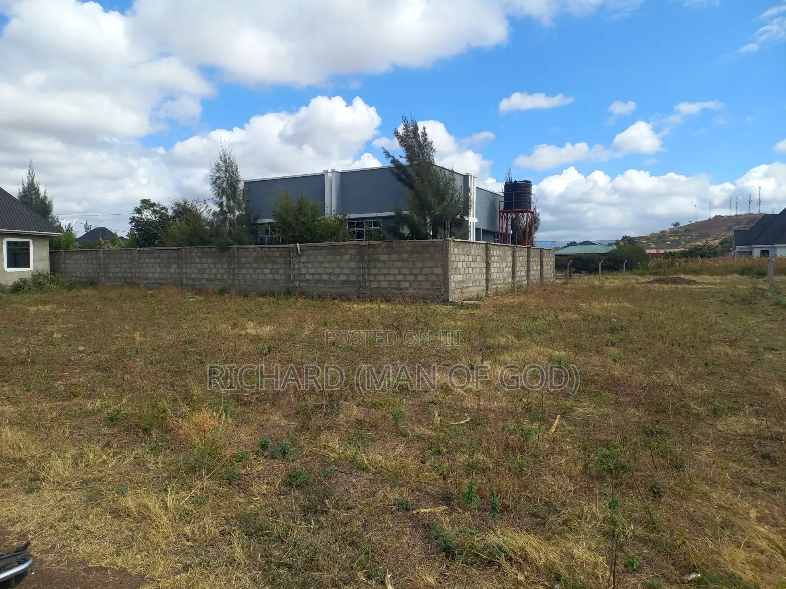 Nusu Heka Inauzwa Kisongo-Yakini Secondary School