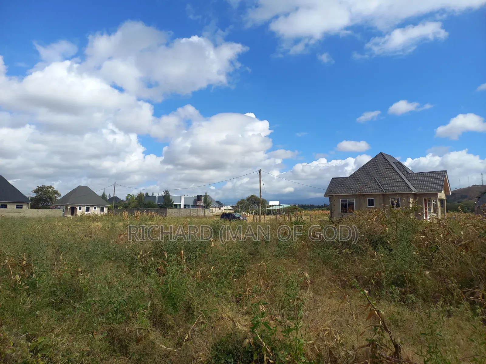 Nusu Heka Inauzwa Kisongo-Yakini Secondary School
