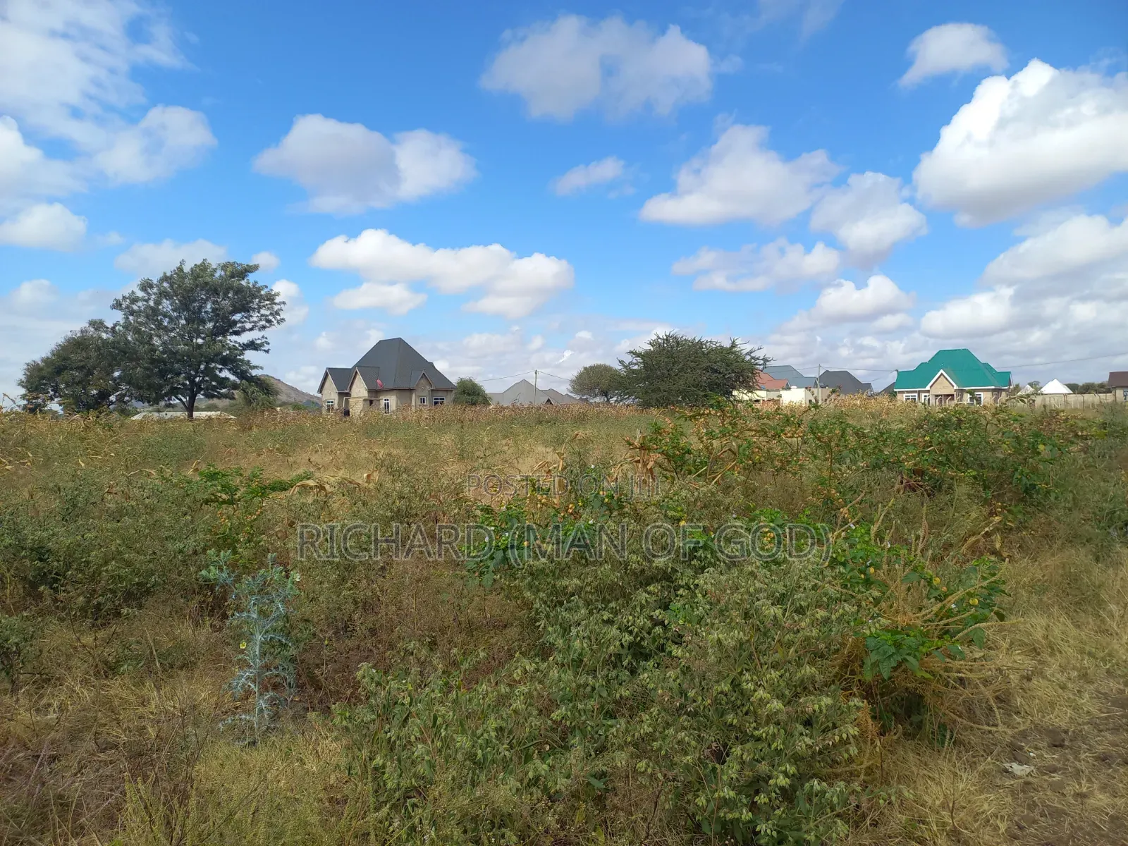 Nusu Heka Inauzwa Kisongo-Yakini Secondary School