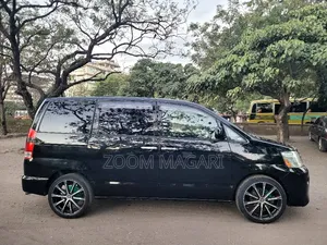 Toyota Noah 2005 Black