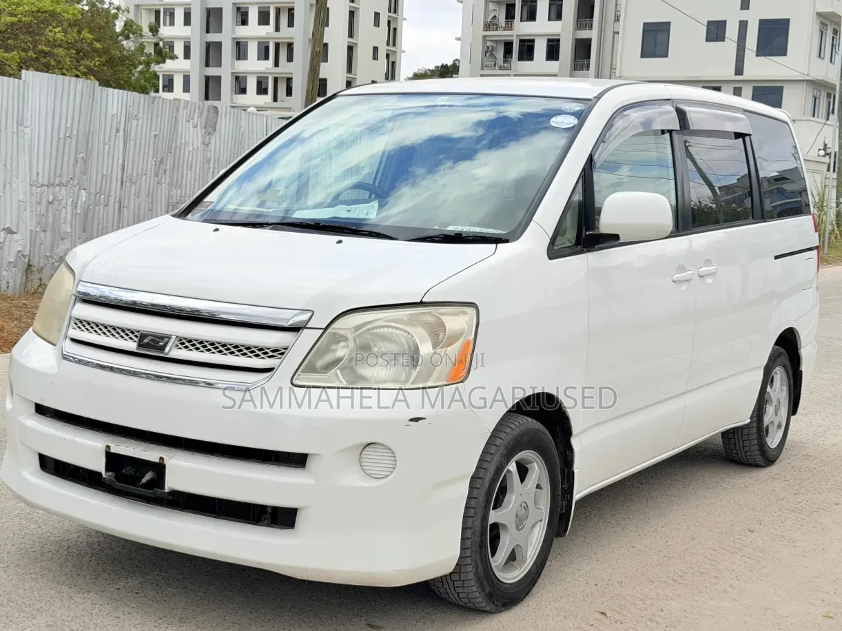 New Toyota Noah 2005 White