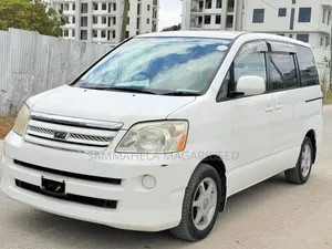 New Toyota Noah 2005 White