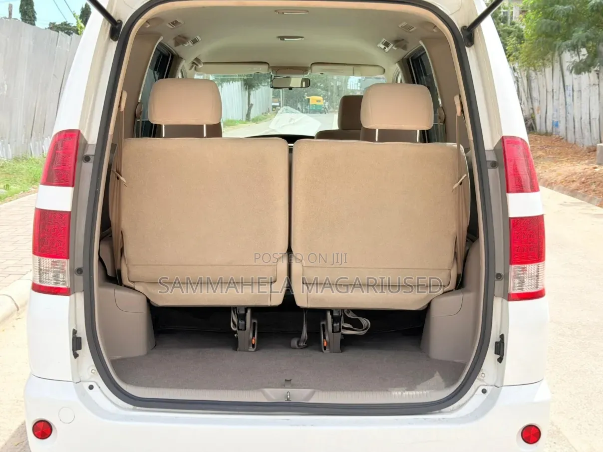 New Toyota Noah 2005 White