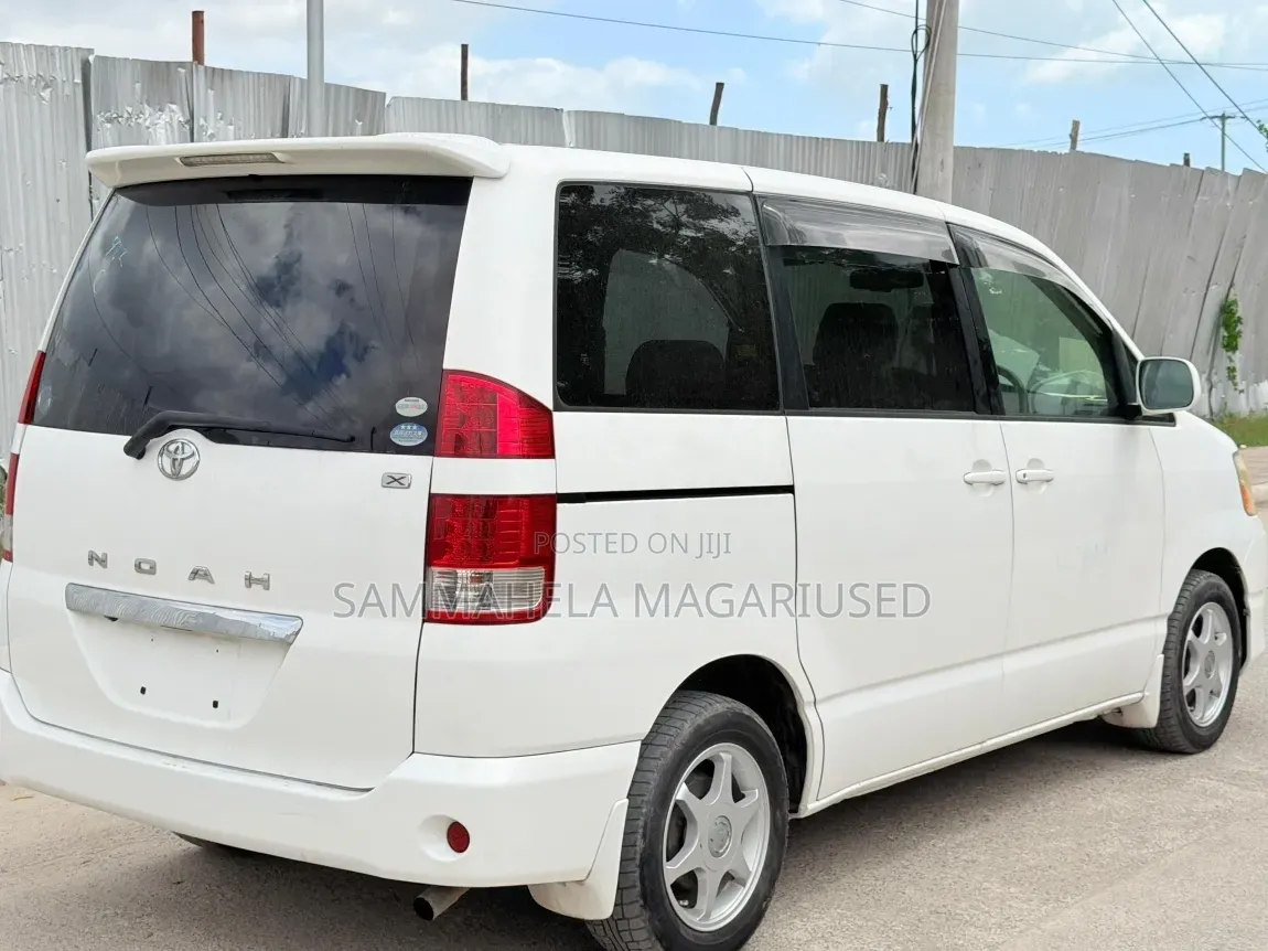 New Toyota Noah 2005 White