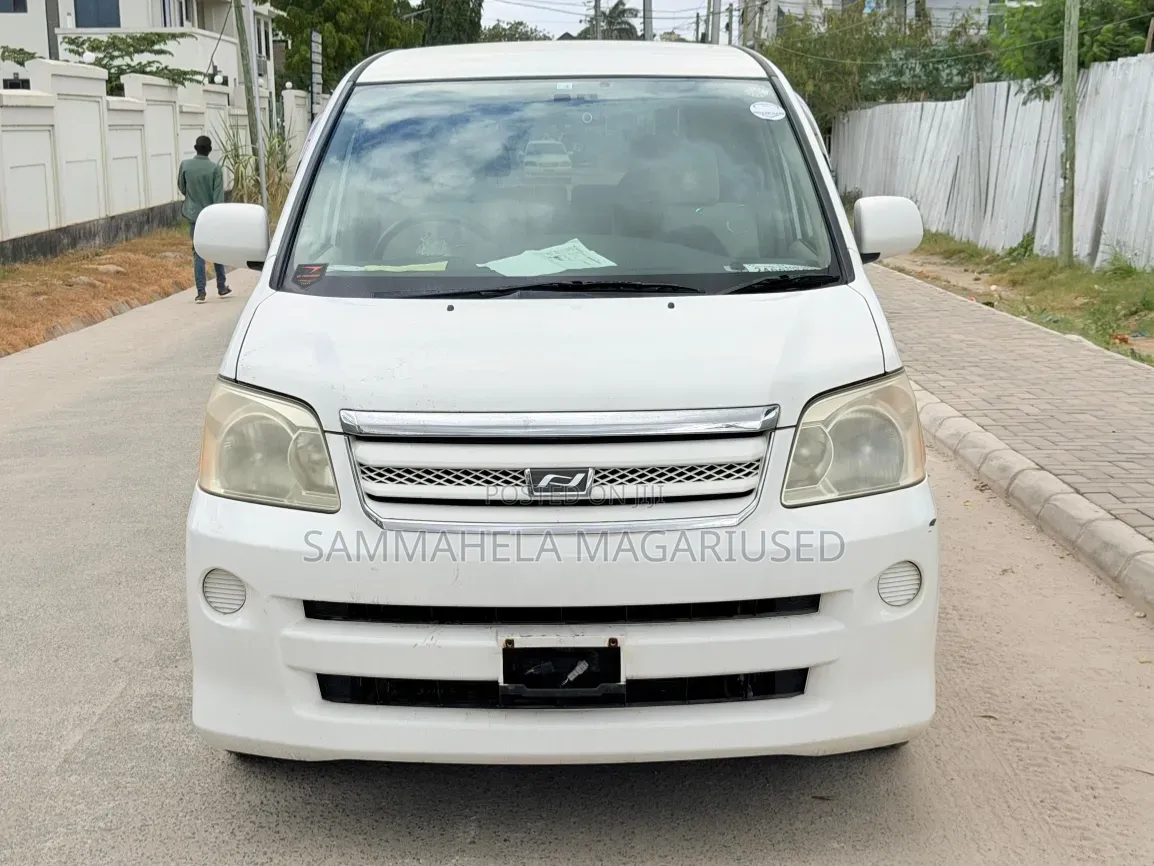 New Toyota Noah 2005 White
