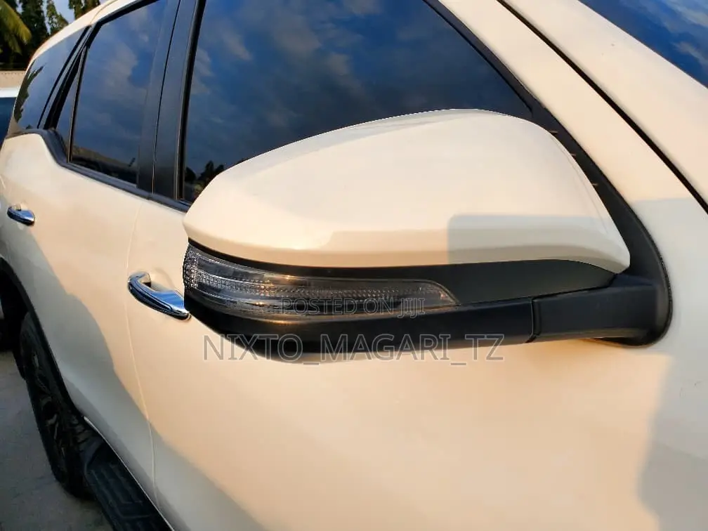Toyota Fortuner 2023 White
