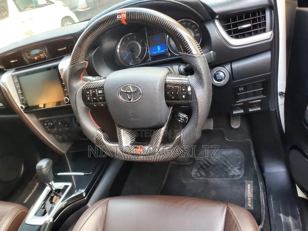 Toyota Fortuner 2023 White