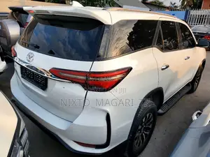 Toyota Fortuner 2023 White