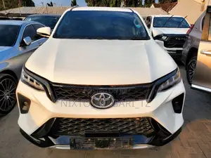 Toyota Fortuner 2023 White