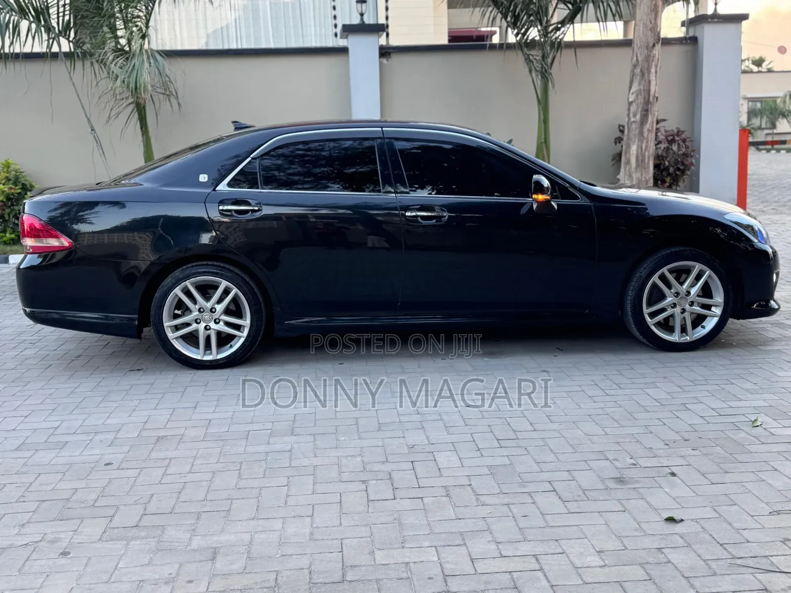 Toyota Crown 2009 Black