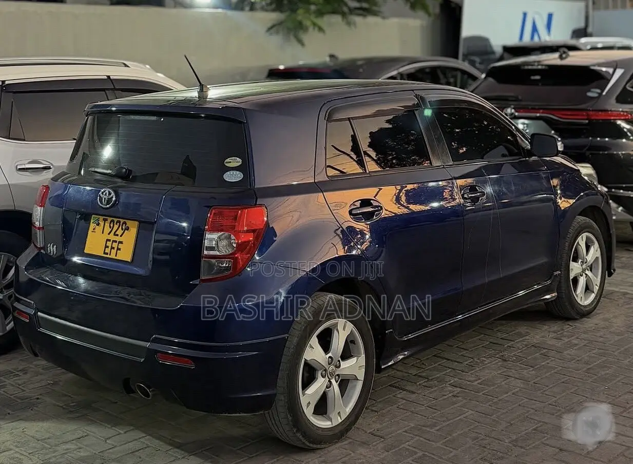 Toyota IST 2009 Blue
