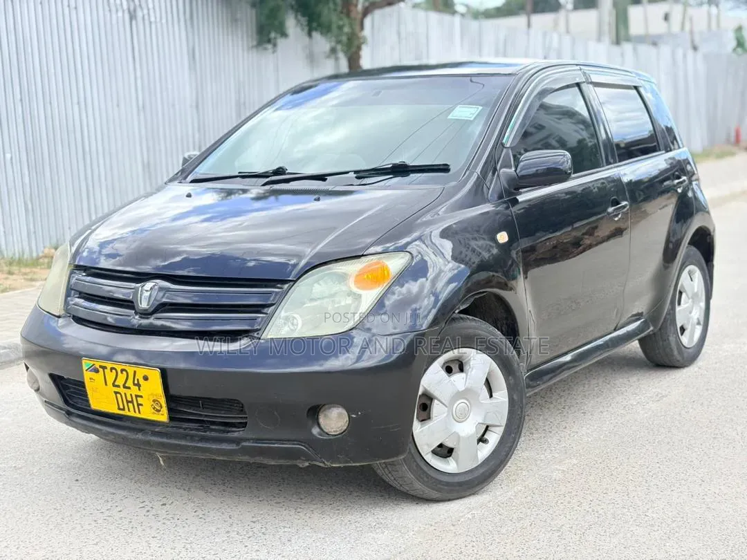 Toyota IST 2004 Black