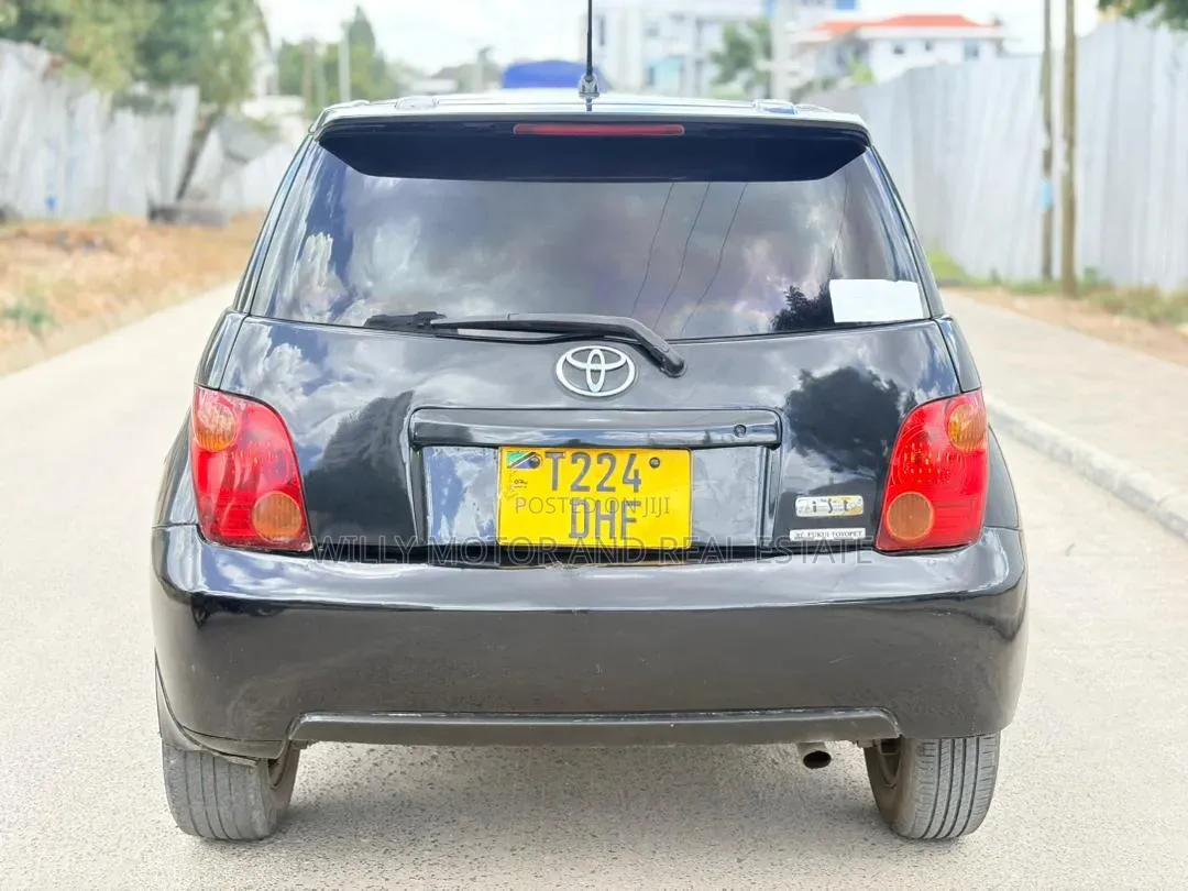 Toyota IST 2004 Black