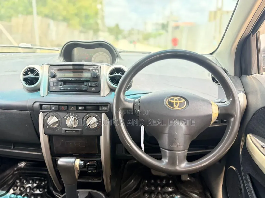 Toyota IST 2004 Black