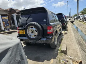 Mitsubishi Pajero 2005 Black