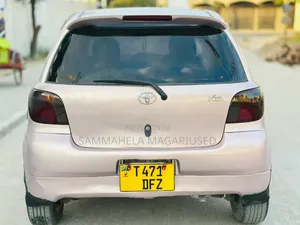 Toyota Vitz 2005 Silver