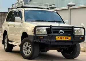 Toyota Land Cruiser 2001 White