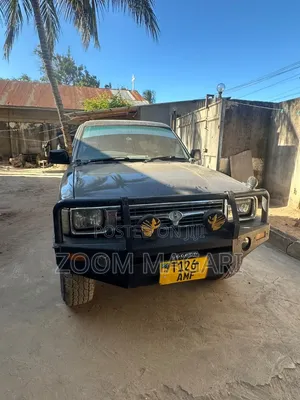 Toyota Hilux 2002 Black