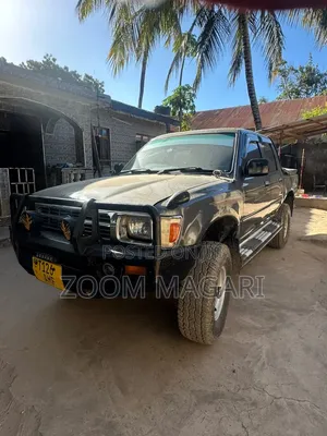Toyota Hilux 2002 Black