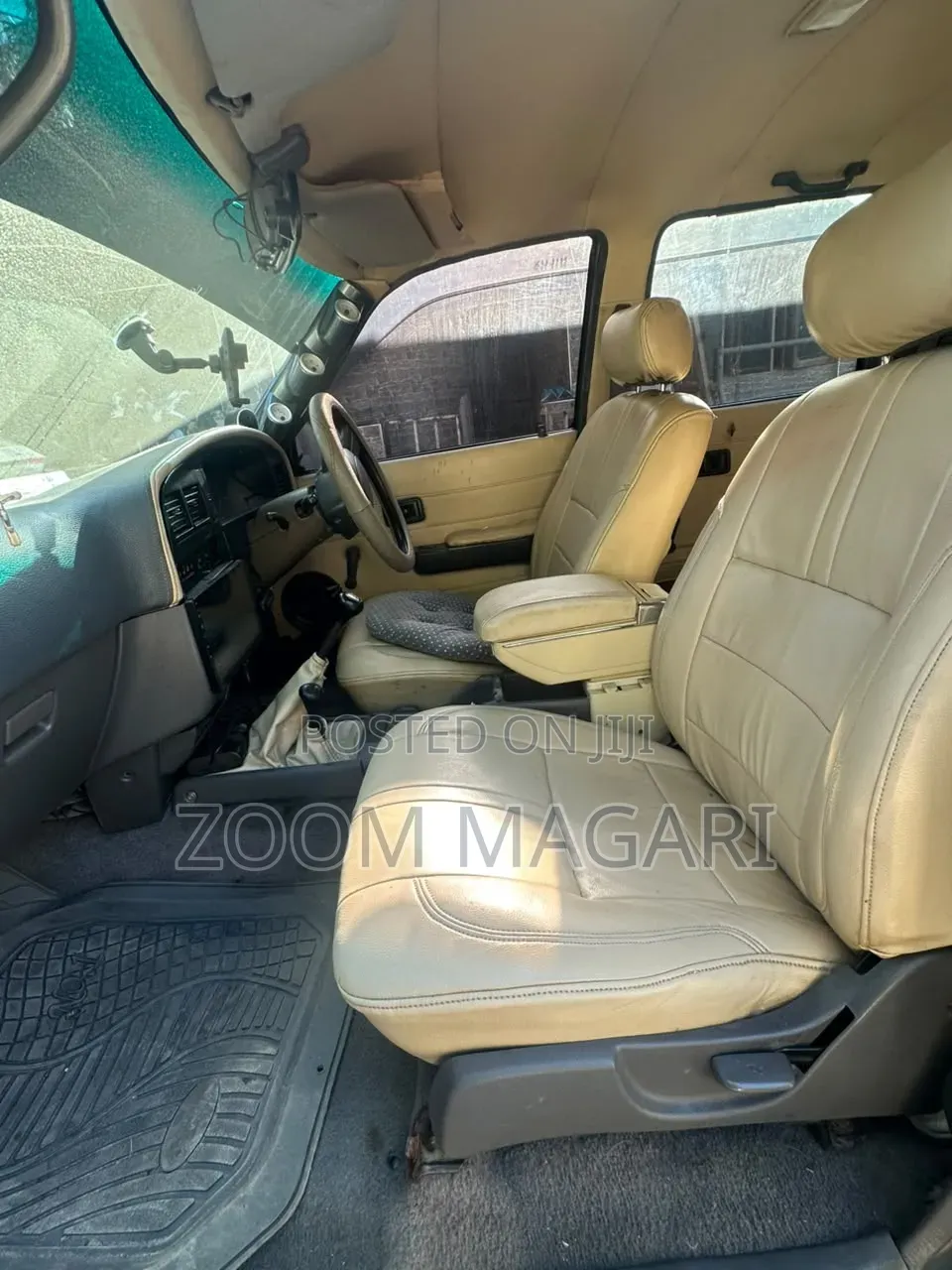 Toyota Hilux 2002 Black