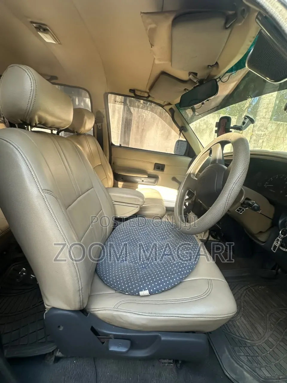 Toyota Hilux 2002 Black