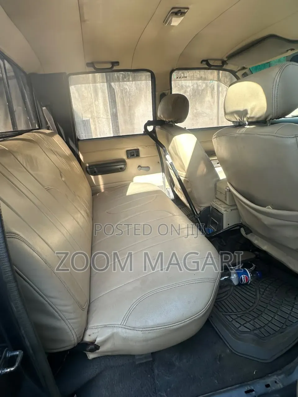 Toyota Hilux 2002 Black