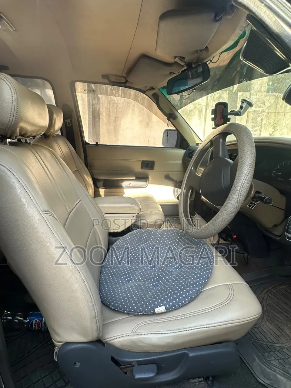 Toyota Hilux 2002 Black