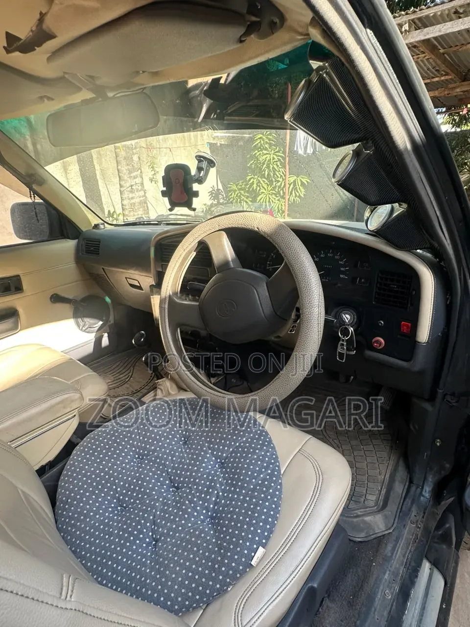 Toyota Hilux 2002 Black