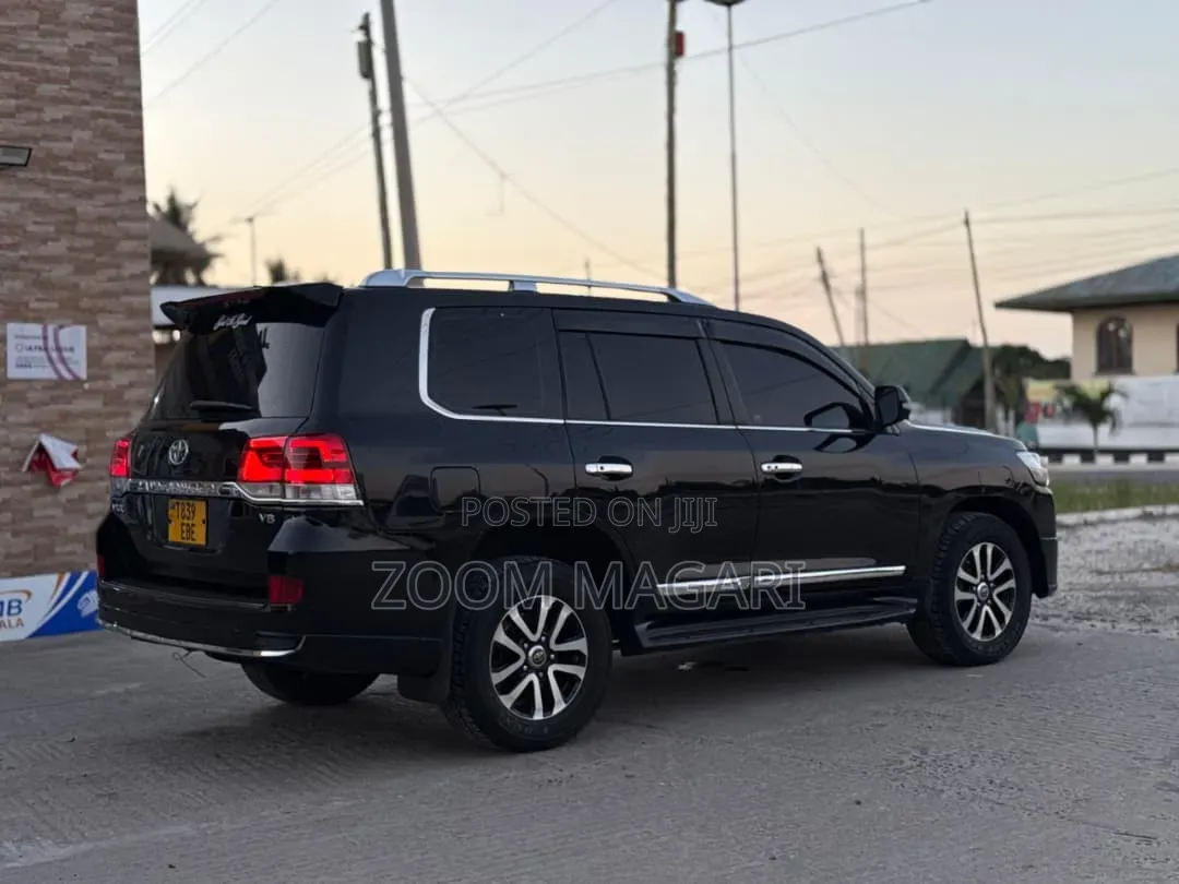 Toyota Land Cruiser 2015 Black