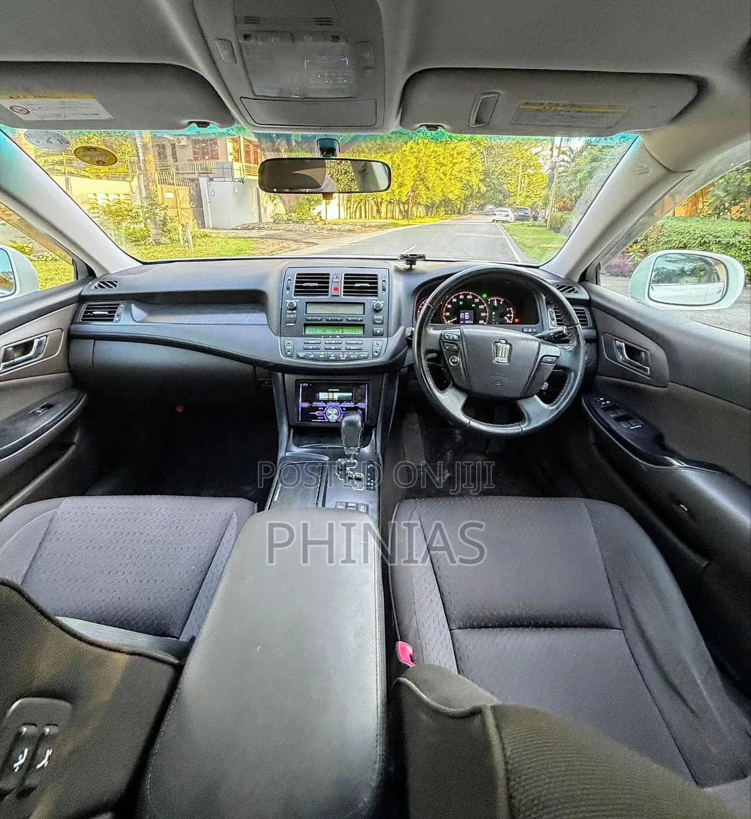 Toyota Crown 2009 White