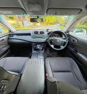 Toyota Crown 2009 White
