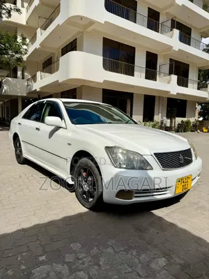 Toyota Crown Royale 2005 Pearl