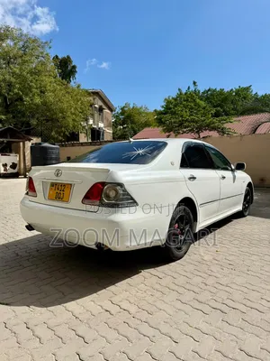 Toyota Crown Royale 2005 Pearl