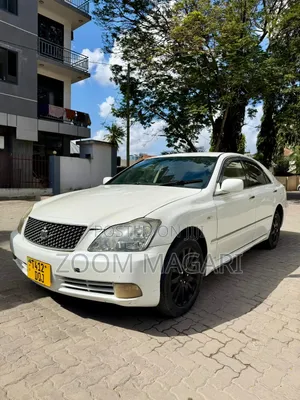 Toyota Crown Royale 2005 Pearl