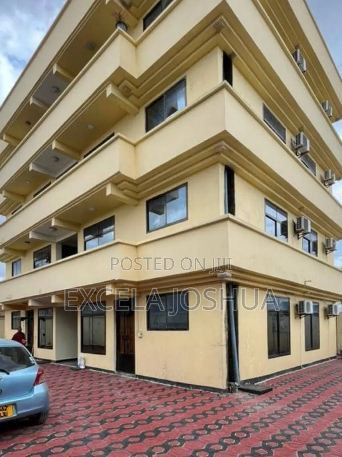 8bdrm House in Excela Joshua, Yombo for sale