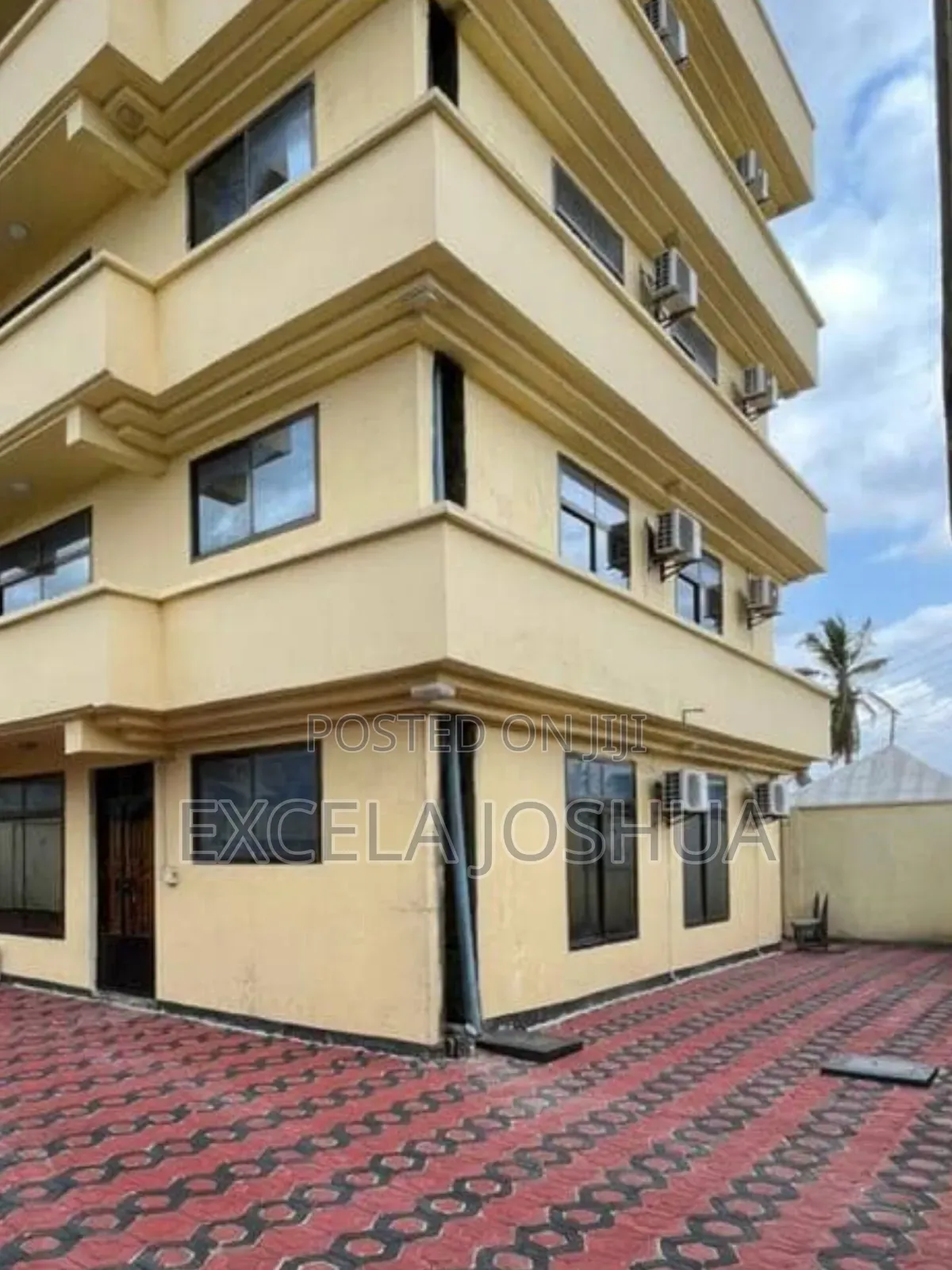 8bdrm House in Excela Joshua, Yombo for sale
