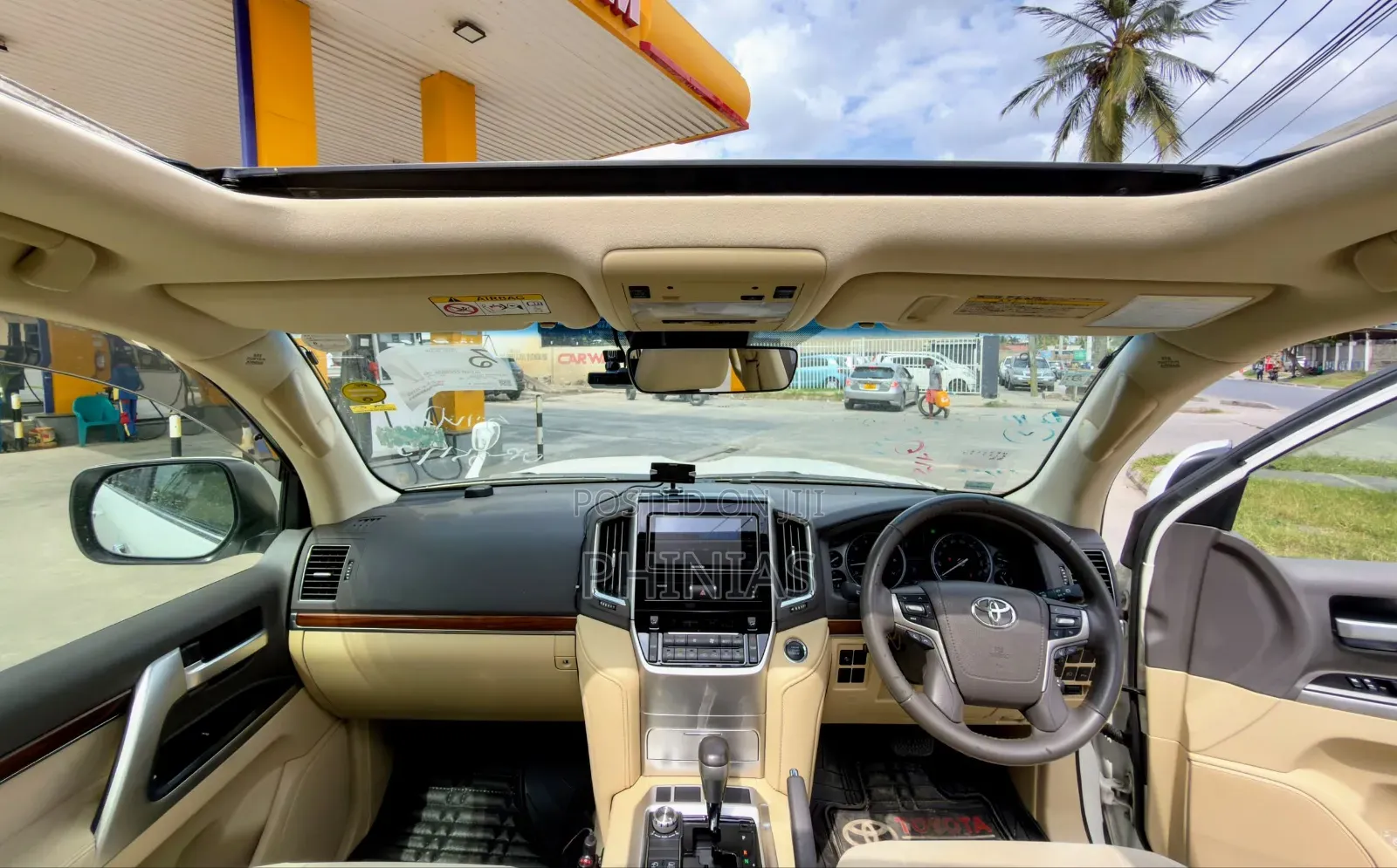 Toyota Land Cruiser 2017 White