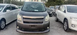 Toyota Noah 2008 Gray