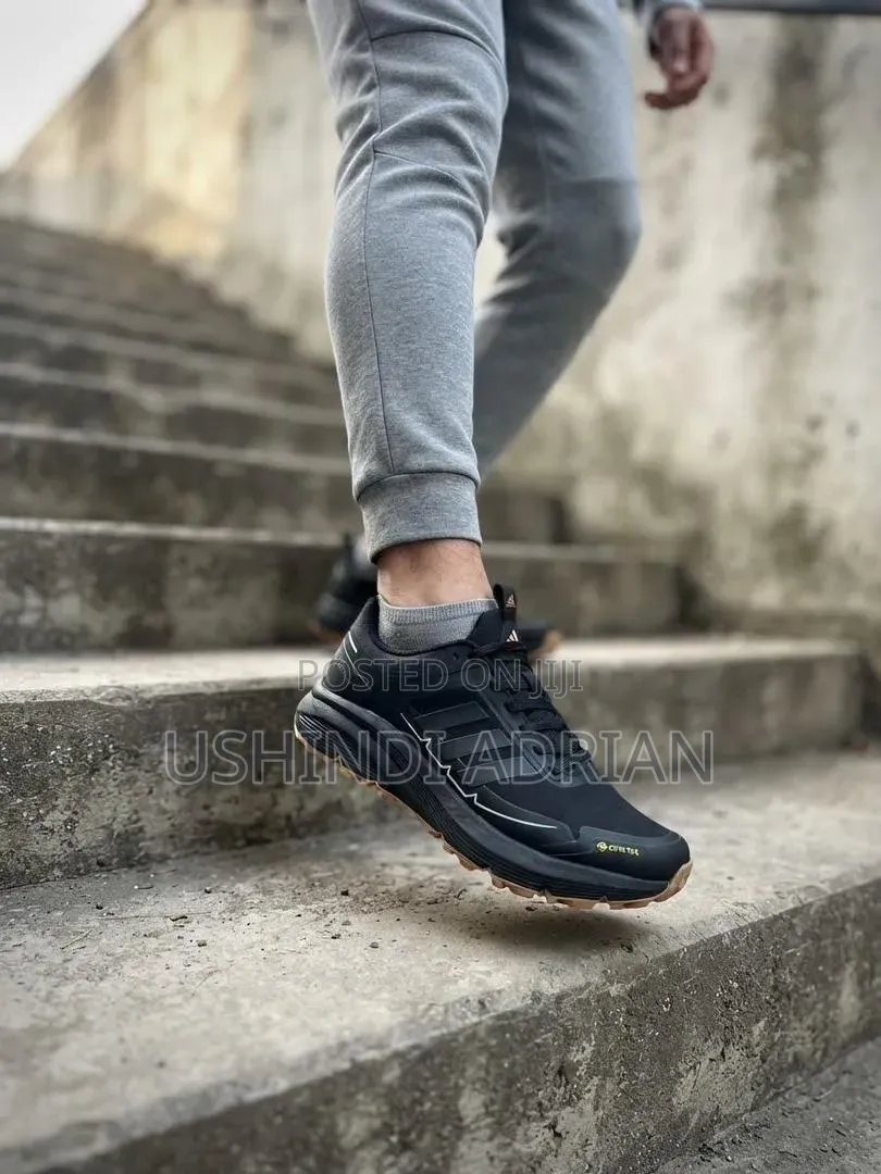 Viatu Classic🔥👟size: 40–45📦full Box Available